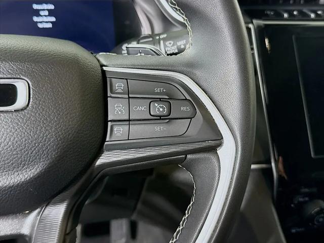 2023 Jeep Grand Cherokee Laredo 4x4