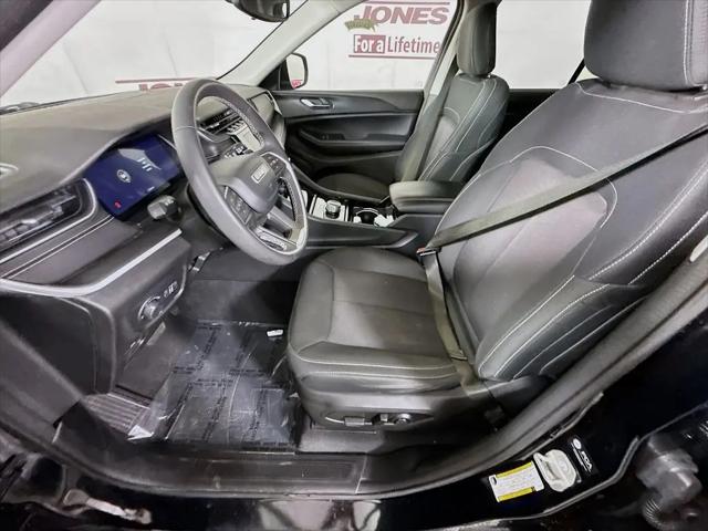 2023 Jeep Grand Cherokee Laredo 4x4