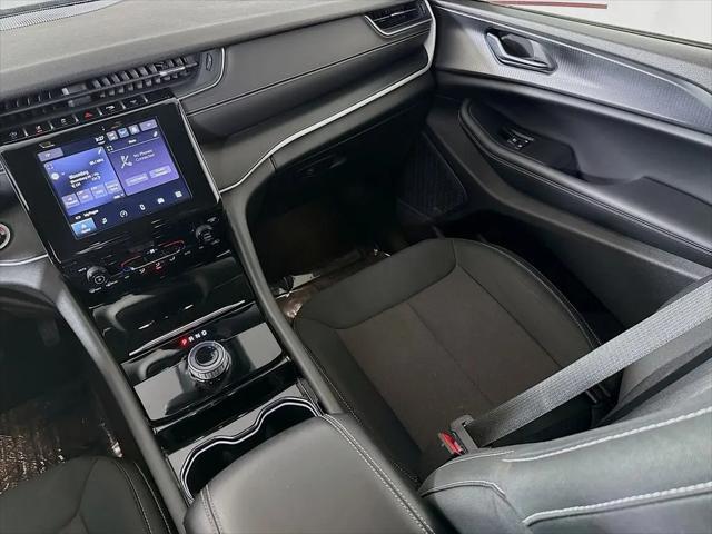 2023 Jeep Grand Cherokee Laredo 4x4