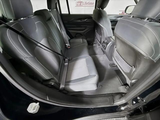 2023 Jeep Grand Cherokee Laredo 4x4