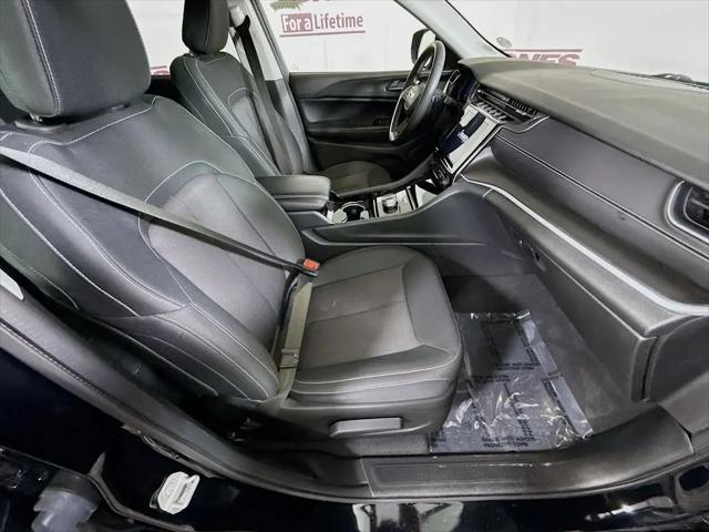 2023 Jeep Grand Cherokee Laredo 4x4