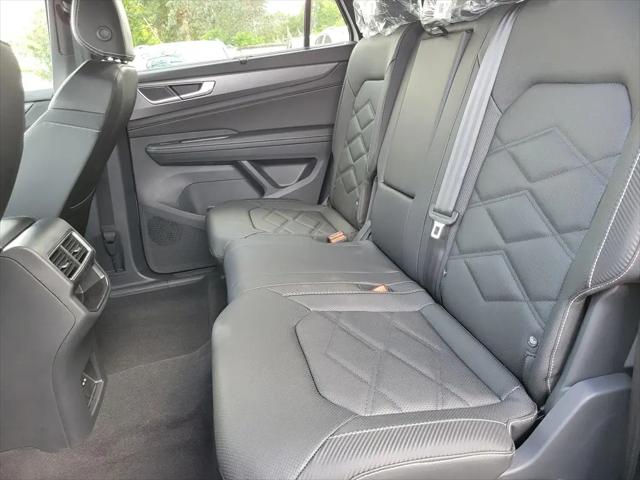 2026 Volkswagen Atlas Cross Sport SE with Technology