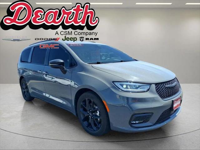 2025 Chrysler Pacifica Limited for sale in Monroe, WI