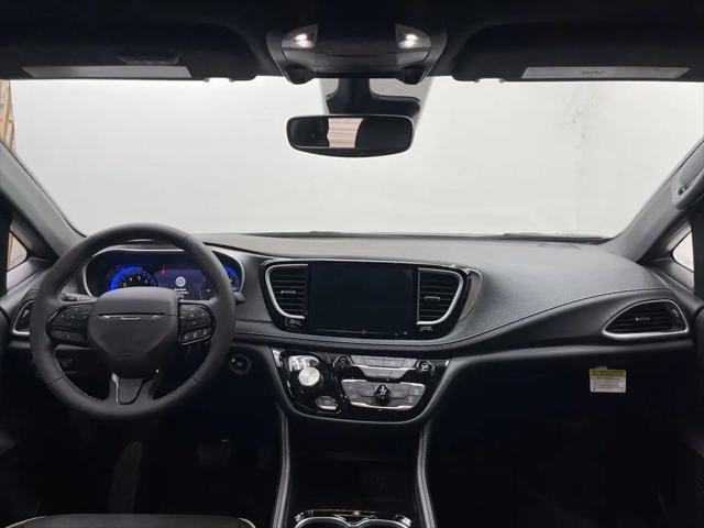 2027 Chrysler Pacifica Limited
