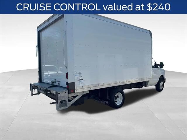 2025 Ford E-450 Cutaway E-450