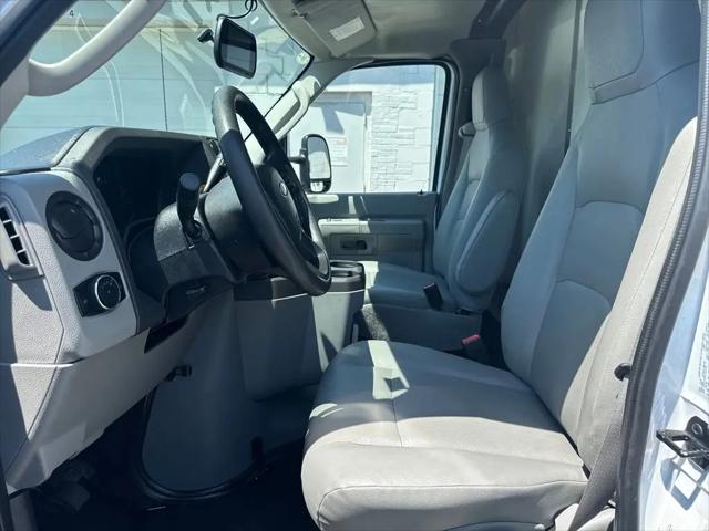 2025 Ford E-450 Cutaway E-450