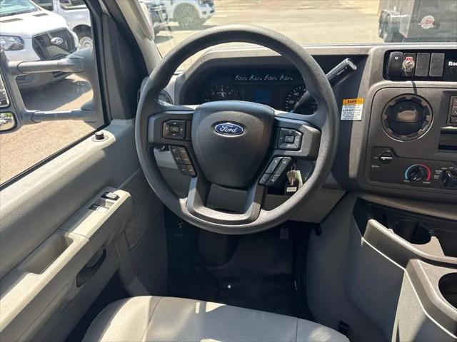 2025 Ford E-450 Cutaway E-450