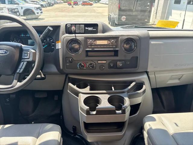 2025 Ford E-450 Cutaway E-450