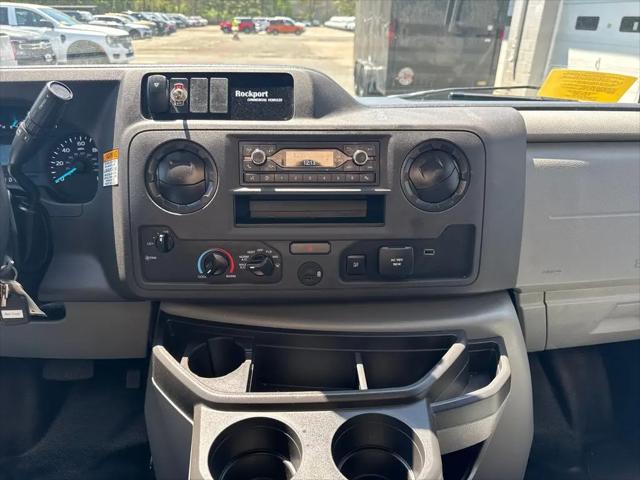 2025 Ford E-450 Cutaway E-450