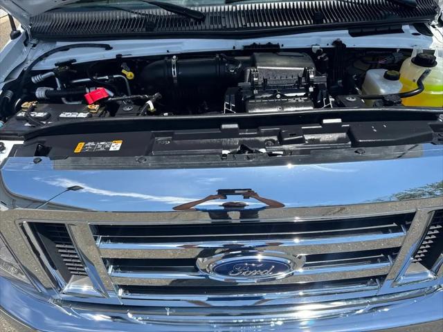 2025 Ford E-450 Cutaway E-450
