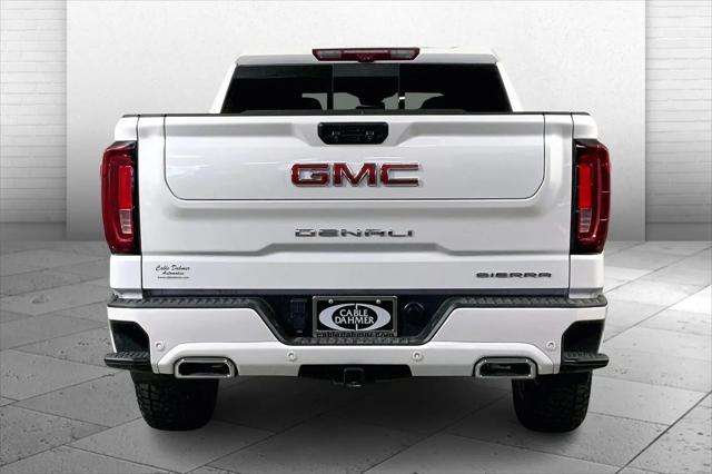 2023 GMC Sierra 1500 4WD Crew Cab Short Box Denali