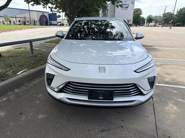 2025 Buick NV Preferred FWD