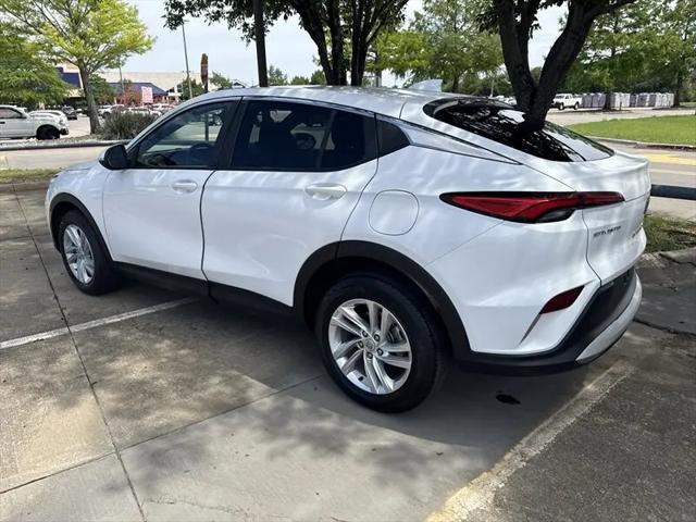2025 Buick NV Preferred FWD