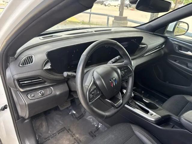 2025 Buick NV Preferred FWD