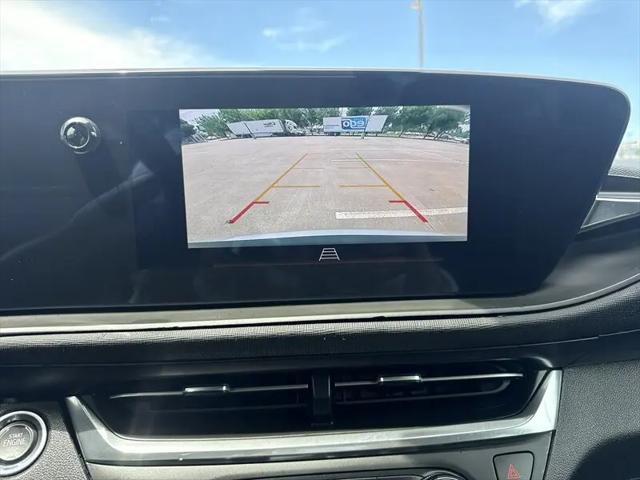 2025 Buick NV Preferred FWD