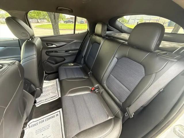 2025 Buick NV Preferred FWD