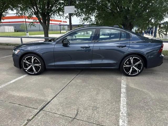 2024 Volvo S60 B5 Plus Dark Theme