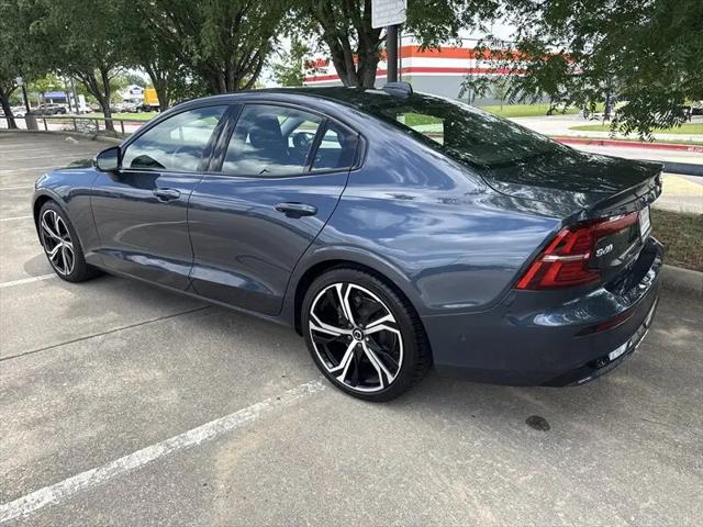 2024 Volvo S60 B5 Plus Dark Theme