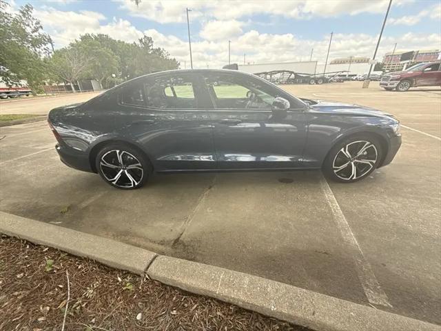 2024 Volvo S60 B5 Plus Dark Theme