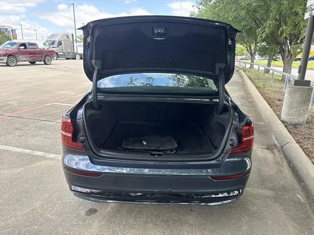 2024 Volvo S60 B5 Plus Dark Theme