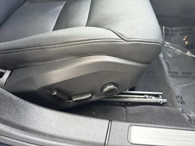 2024 Volvo S60 B5 Plus Dark Theme