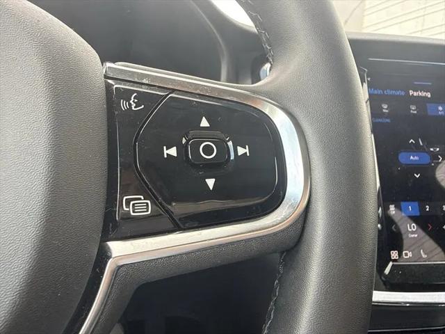 2024 Volvo S60 B5 Plus Dark Theme