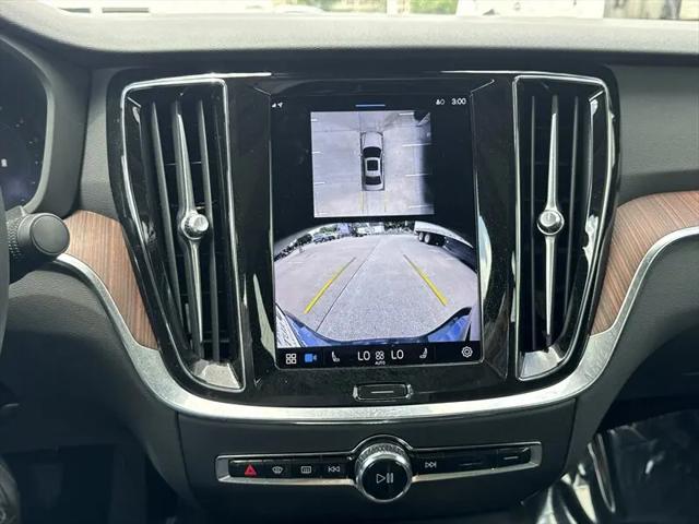 2024 Volvo S60 B5 Plus Dark Theme