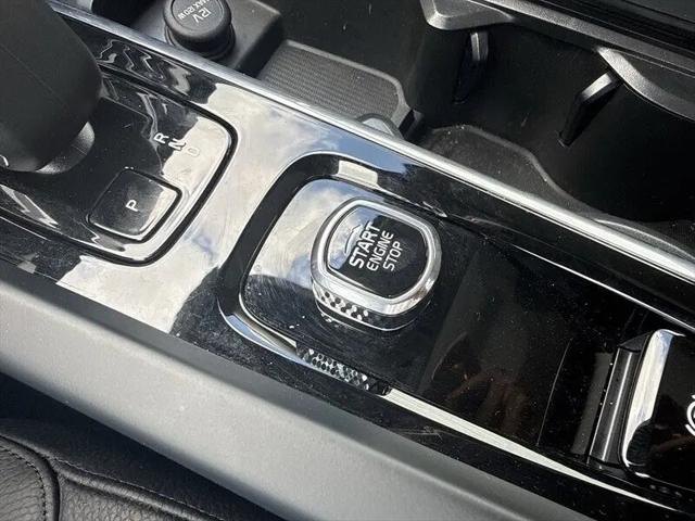 2024 Volvo S60 B5 Plus Dark Theme