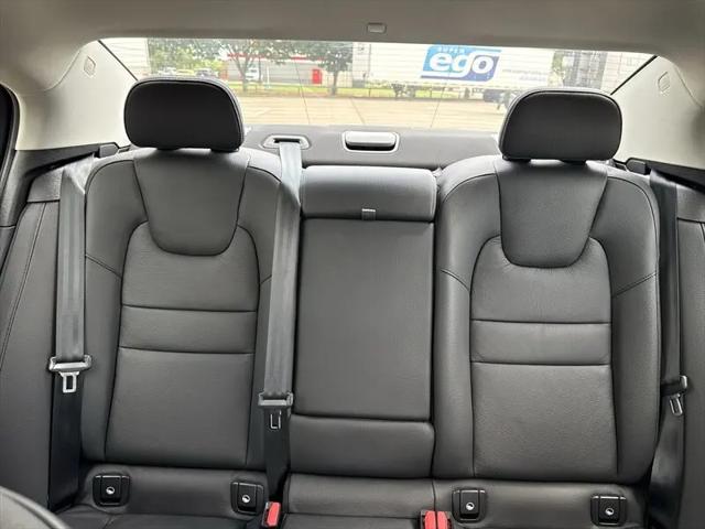 2024 Volvo S60 B5 Plus Dark Theme