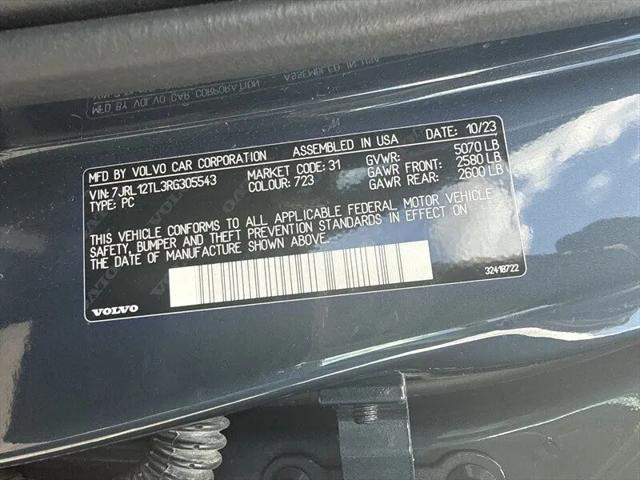 2024 Volvo S60 B5 Plus Dark Theme