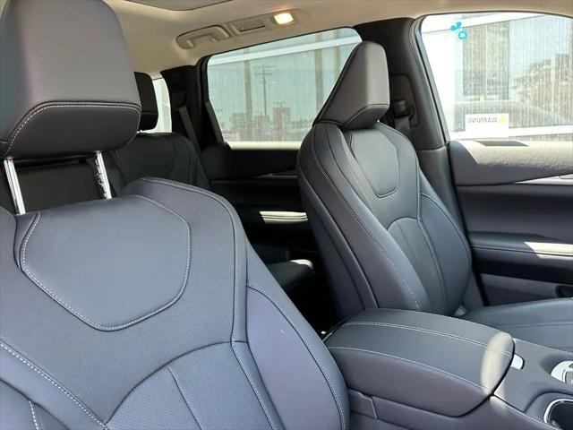 2027 INFINITI QX60 LUXE