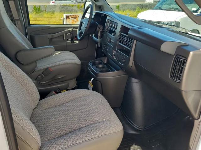 2026 Chevrolet Express Cargo Van 2500 Regular Wheelbase, WT, RWD