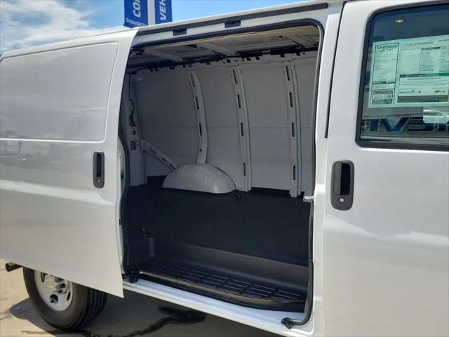 2026 Chevrolet Express Cargo Van 2500 Regular Wheelbase, WT, RWD