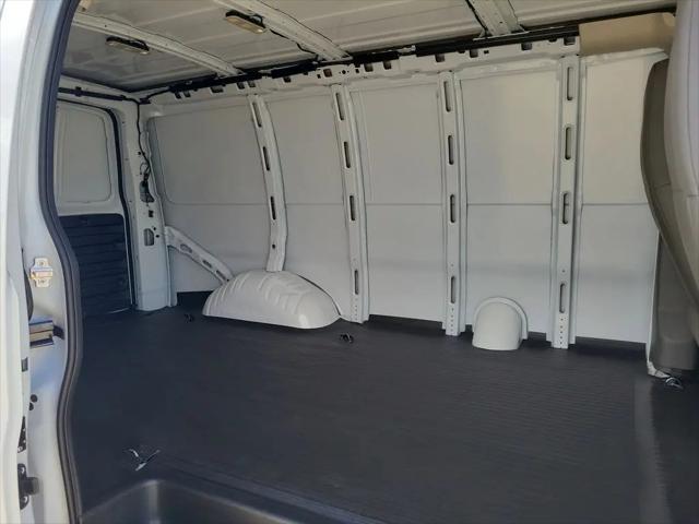2026 Chevrolet Express Cargo Van 2500 Regular Wheelbase, WT, RWD