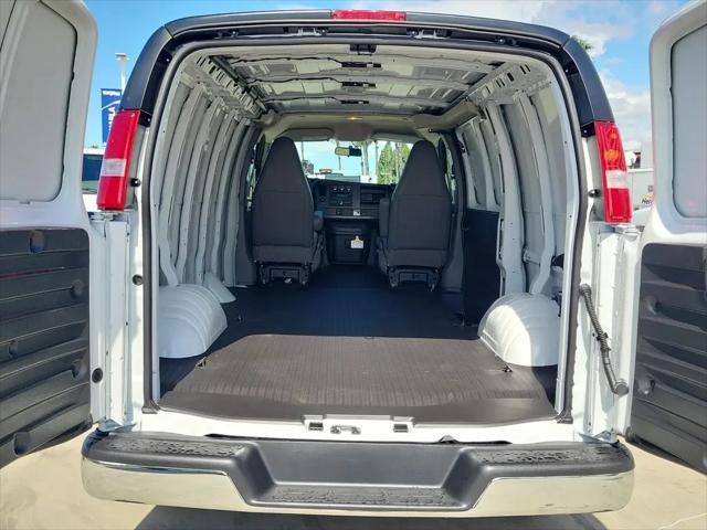 2026 Chevrolet Express Cargo Van 2500 Regular Wheelbase, WT, RWD
