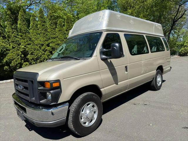 2013 Ford E-350 Super Duty Commercial