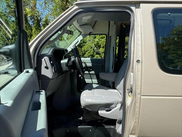 2013 Ford E-350 Super Duty Commercial