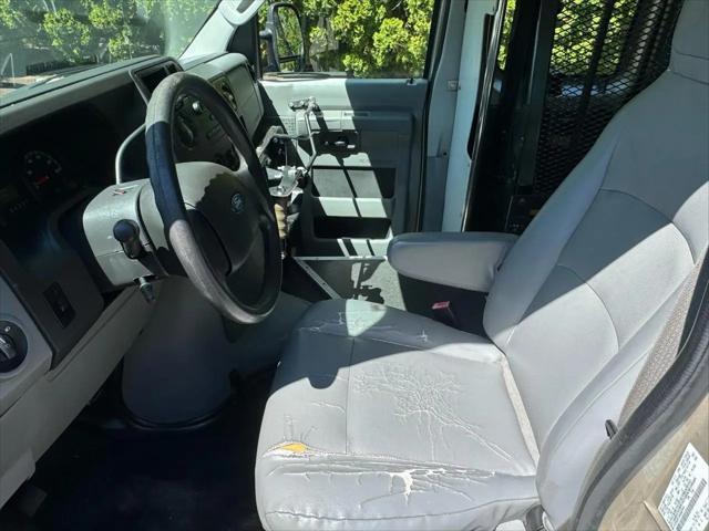 2013 Ford E-350 Super Duty Commercial