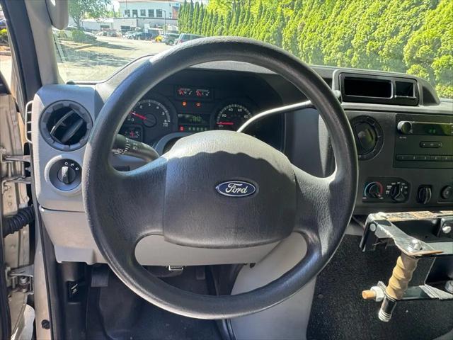 2013 Ford E-350 Super Duty Commercial