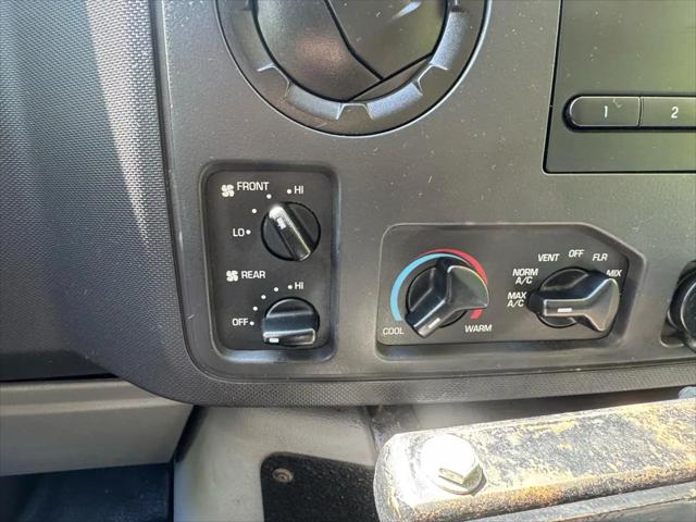 2013 Ford E-350 Super Duty Commercial