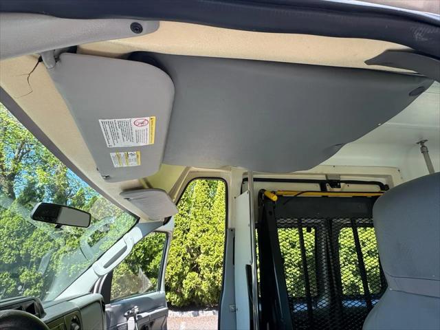2013 Ford E-350 Super Duty Commercial