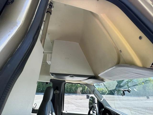 2013 Ford E-350 Super Duty Commercial
