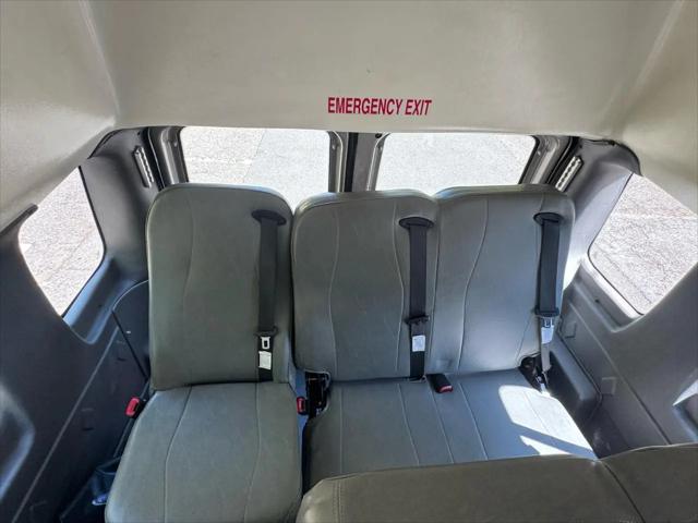 2013 Ford E-350 Super Duty Commercial