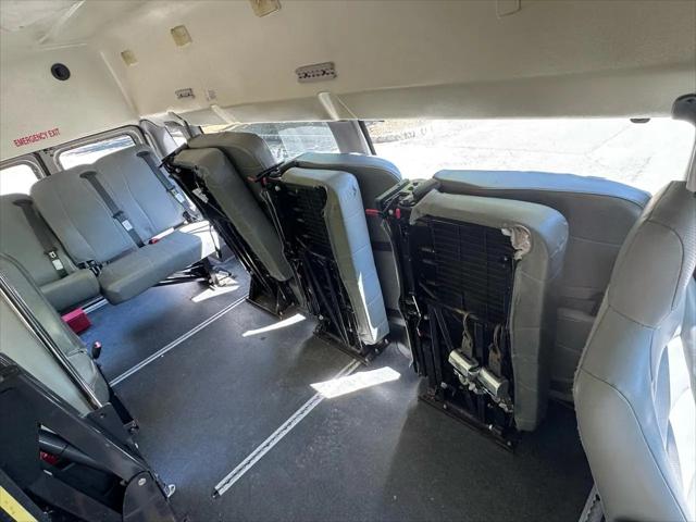 2013 Ford E-350 Super Duty Commercial