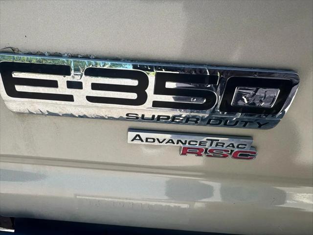 2013 Ford E-350 Super Duty Commercial