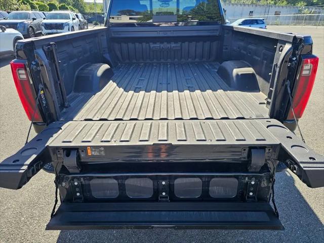 2025 GMC Sierra 3500HD Crew Cab, Standard Bed, Denali, 4WD