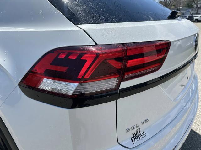 2023 Volkswagen Atlas Cross Sport 3.6L V6 SEL R-Line Black