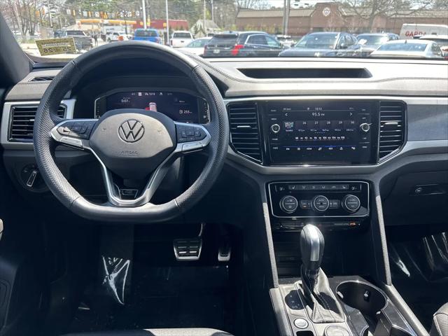 2023 Volkswagen Atlas Cross Sport 3.6L V6 SEL R-Line Black