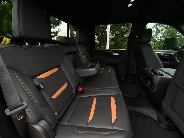 2024 GMC Sierra 2500HD 4WD Crew Cab Standard Bed AT4