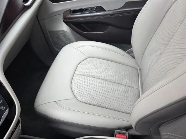 2021 Chrysler Voyager LXI